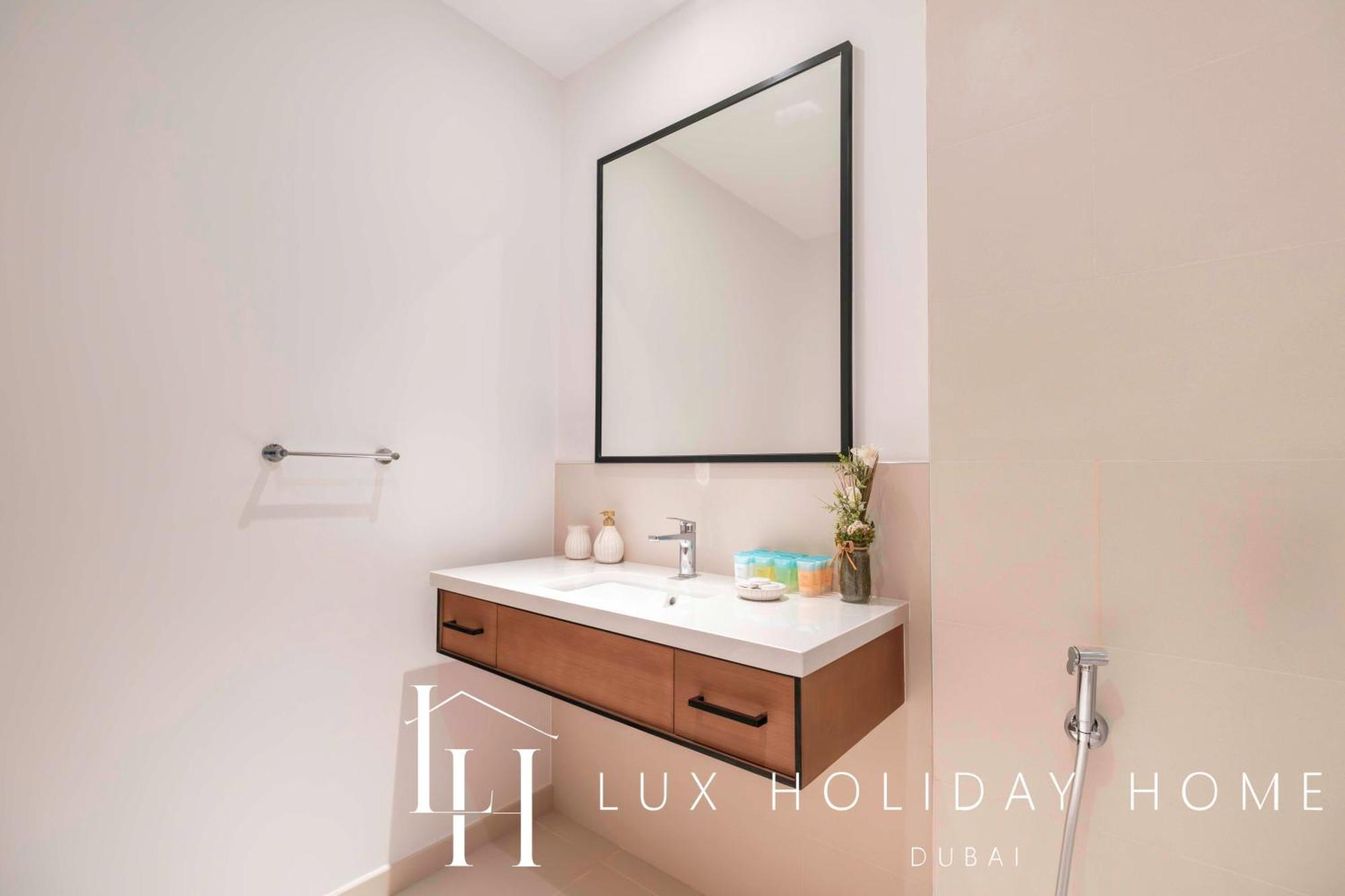 Apartment Lux The Vida Marina 3 Dubai